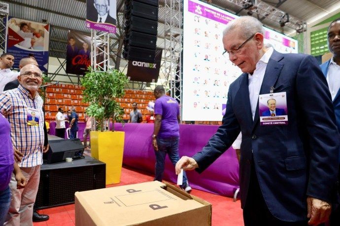 PLD elige 41 nuevos miembros de su Comité Político