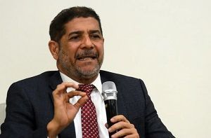 Migración difiere: Carné a ilegales