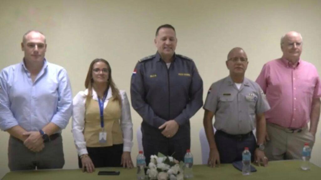 Policía Nacional y líderes comunitarios fortalecen esfuerzos por la seguridad en Capotillo