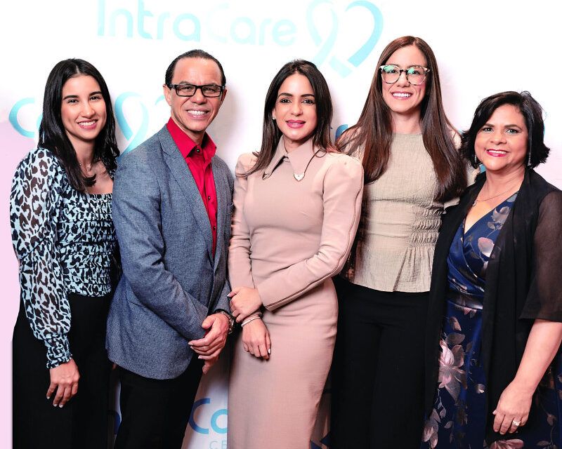 IntraCare Center juramenta al Dr.Furcal