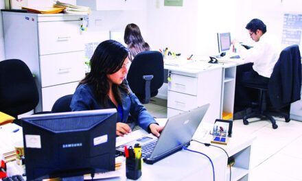 Desigualdad Estudio revela persiste brecha salarial de género en el país