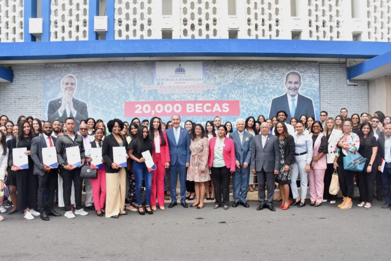 Las siete políticas públicas “rezagadas” del Gobierno en 2023, según Economía