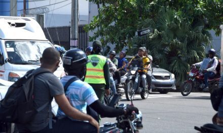 Motoristas siguen violando la Ley de Tránsito en el Gran Santo Domingo