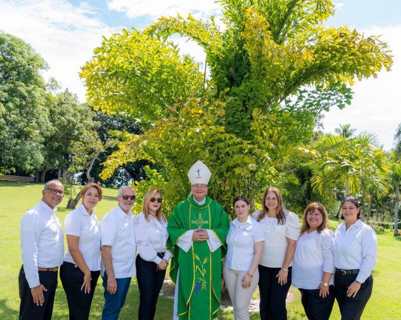 Memorial Funeraria y Cementerio realiza eucaristía