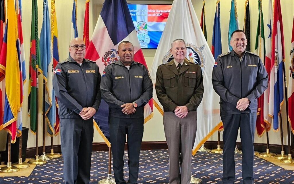 Policía Nacional fortalece cooperación internacional en Washington, D.C.