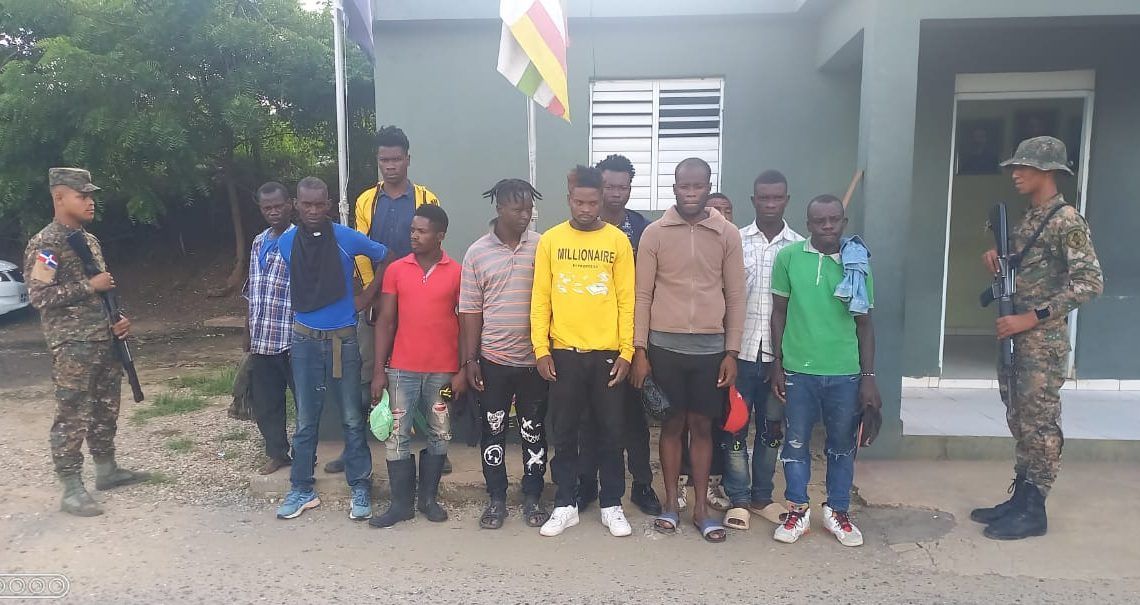 Del Ejército a Migración: Entregan 154 haitianos para su inmediata deportación