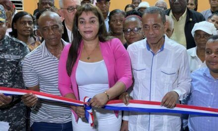 Inauguran renovado Centro Comunal y parque en Hojas Anchas, Hatillo, San Cristóbal