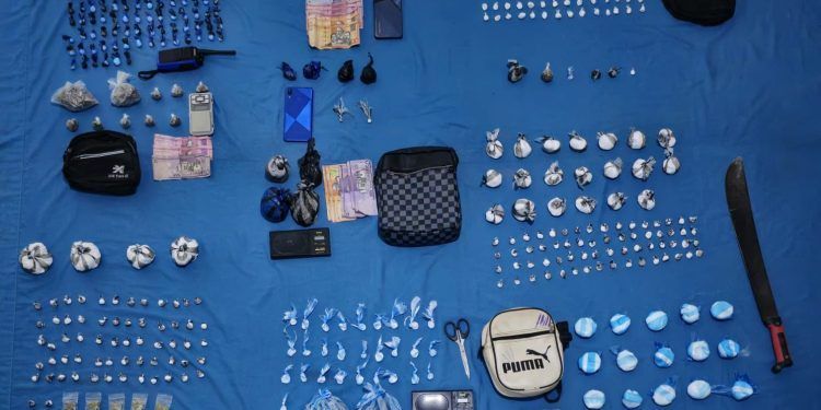 DNCD realiza amplio operativo en San Cristóbal y detienen a varias personas con sustancias prohibidas