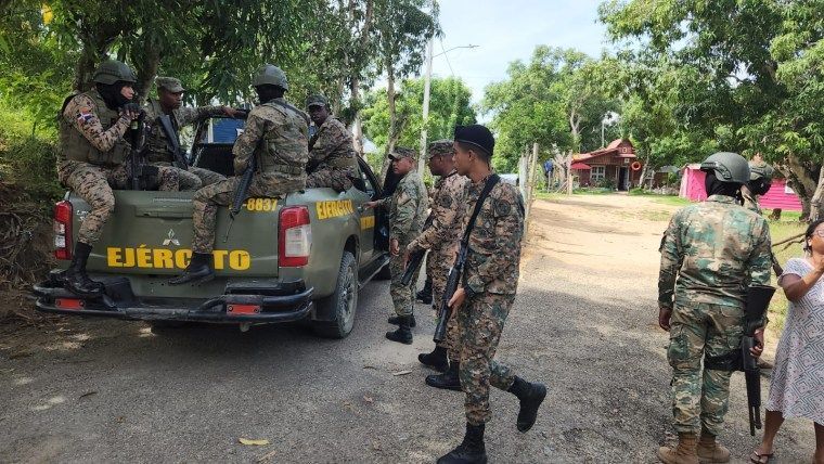 Ejército dice ha enviado a la justicia a 86 personas por tráfico de indocumentados