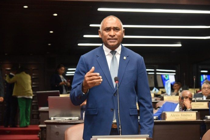 Senador Fulcar destaca logros del Gobierno en primeros 100 días