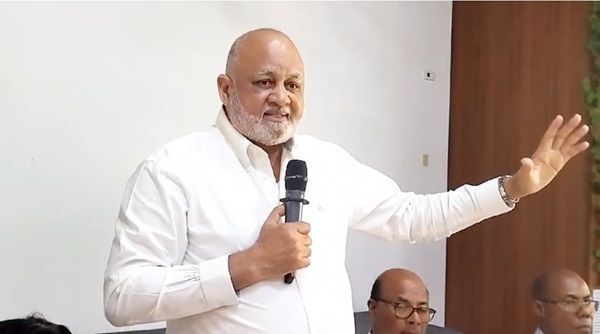 Ministro Fulcar califica de inaceptable petición de parar deportación de haitianos ilegales, respetando sus derechos