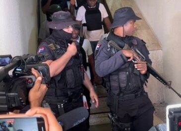Envían a prisión preventiva a siete policías imputados de sustraer proyectiles de la PN