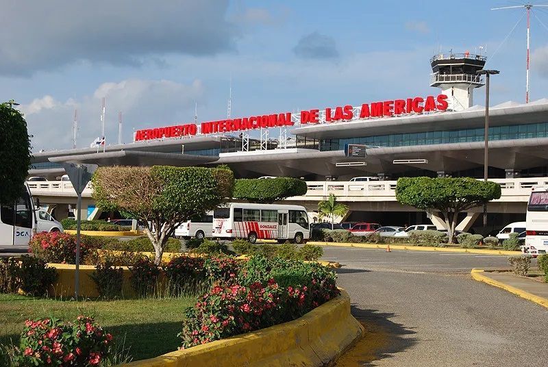 Ministerio de Defensa pide a Migración reforzar controles para evitar que los militares viajen al exterior sin autorización