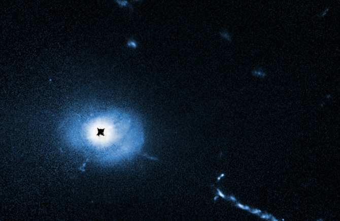 Galaxias cayendo a un agujero negro