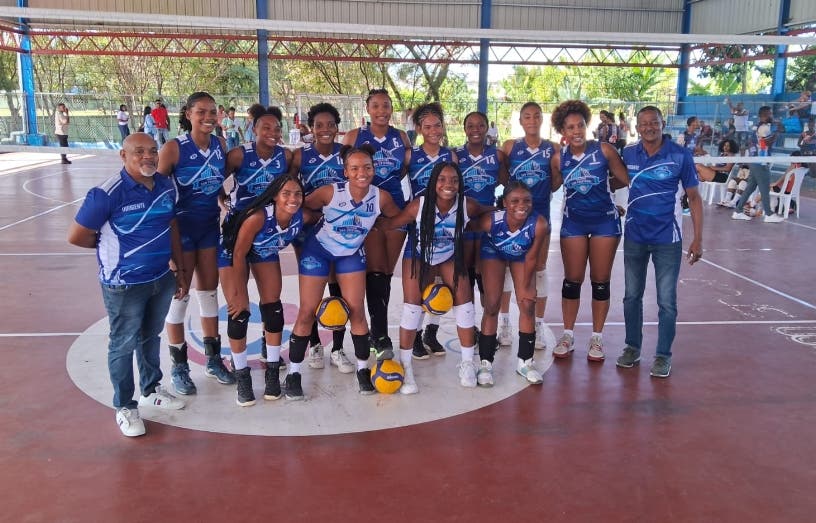 San Cristóbal arrasa en la Copa Regional de Voleibol del Sur