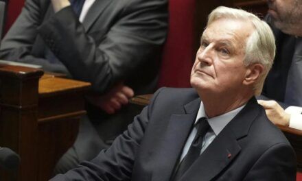 Asamblea General debate una moción de censura al Gobierno de Macron