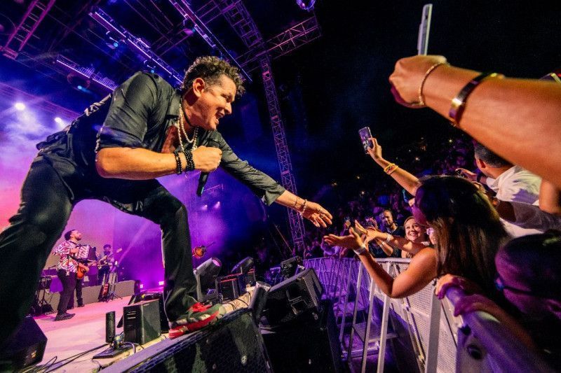 Carlos Vives “impone” el rock de su pueblo en Altos de Chavón