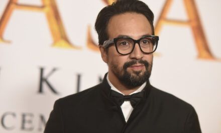 Lin-Manuel Miranda revela a Listín Diario que sus dos hijos sirvieron para medir si las canciones de «Mufasa» funcionarían