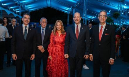 Popular organiza encuentro para clientes