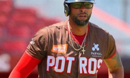 Henry Urrutia rechaza mejores ofertas por seguir en Gigantes