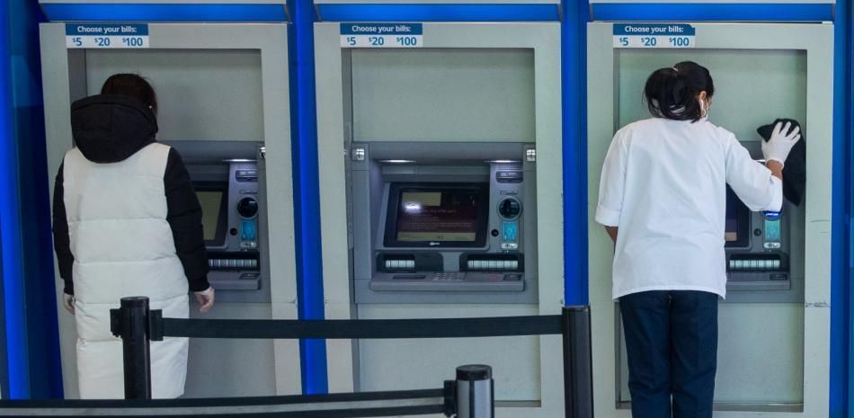Bancos temen a regla que limita tarifas por sobregiro
