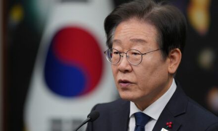 Opositores llaman a la calma en Corea del Sur
