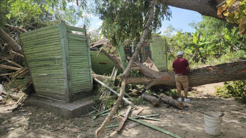 Anciana pide apoyo para reconstruir vivienda destruida por ventarrón y lluvias