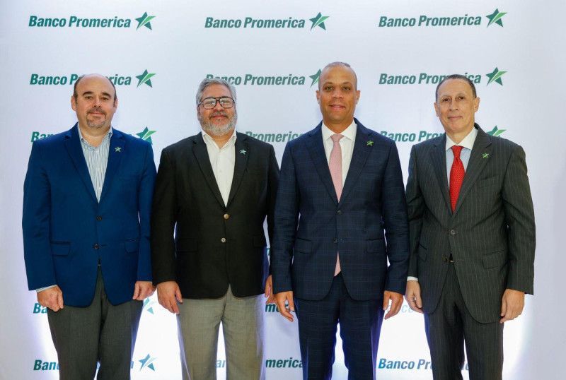 En el banco Promerica brindan por logros del 2024