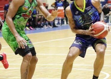 Buitres y Lobos de Canastica disputarán título en el TBS de San Cristóbal