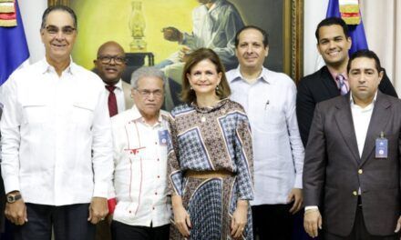 Gobierno y CMD alcanzan acuerdo a favor profesionales de la salud