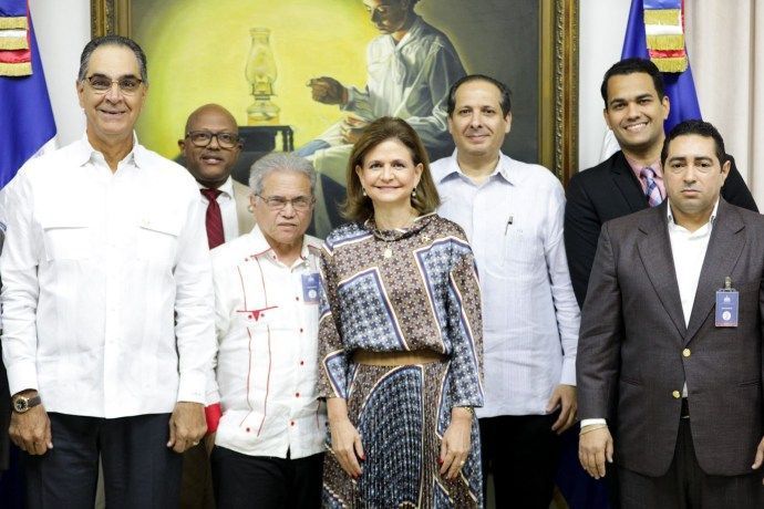 Gobierno y CMD alcanzan acuerdo a favor profesionales de la salud