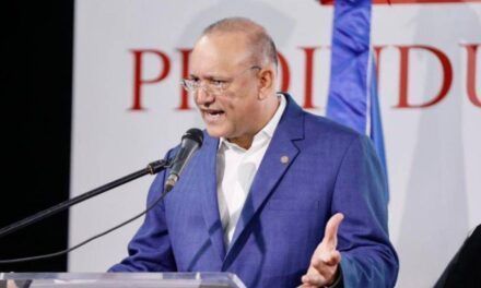 Alcaldía de Santiago entrega el salario 14