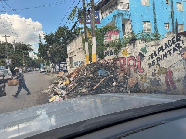 ASDN apresa camionero por vertido de basura en la vía