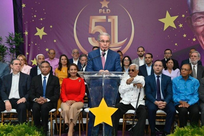 Danilo lamenta que “por desgracia” con la salida del PLD volvieron los apagones