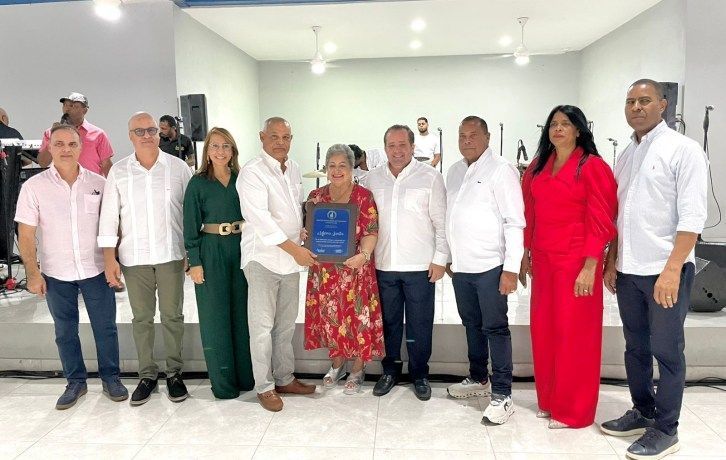 Dirigencia del PRM en Puerto Plata celebra fiesta navideña y reconoce a personalidades destacadas