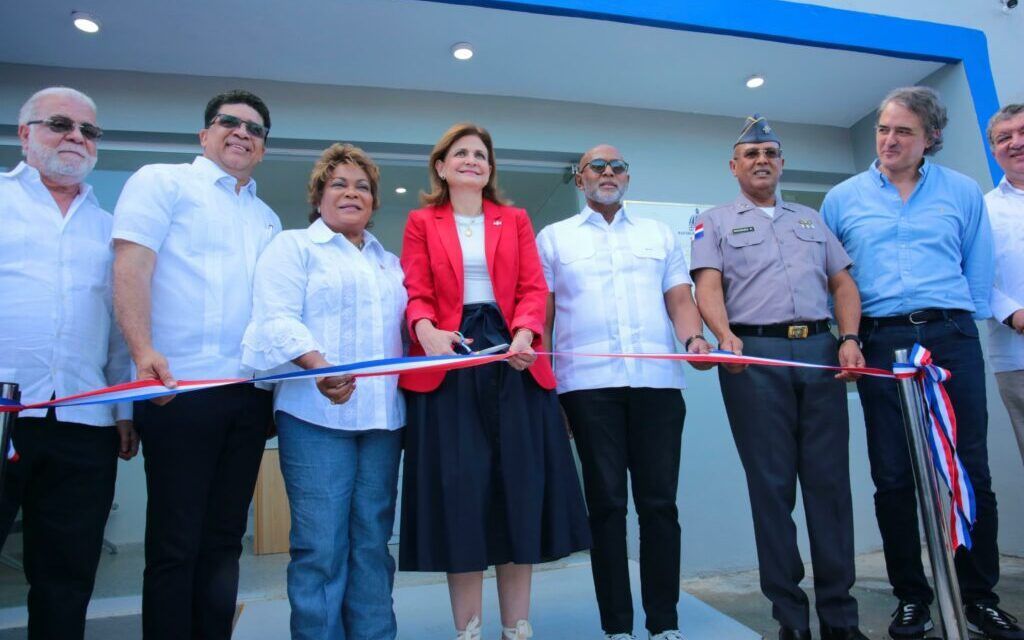 Vicepresidenta Raquel Peña inaugura destacamento “Las Acacias” en Santo Domingo Este