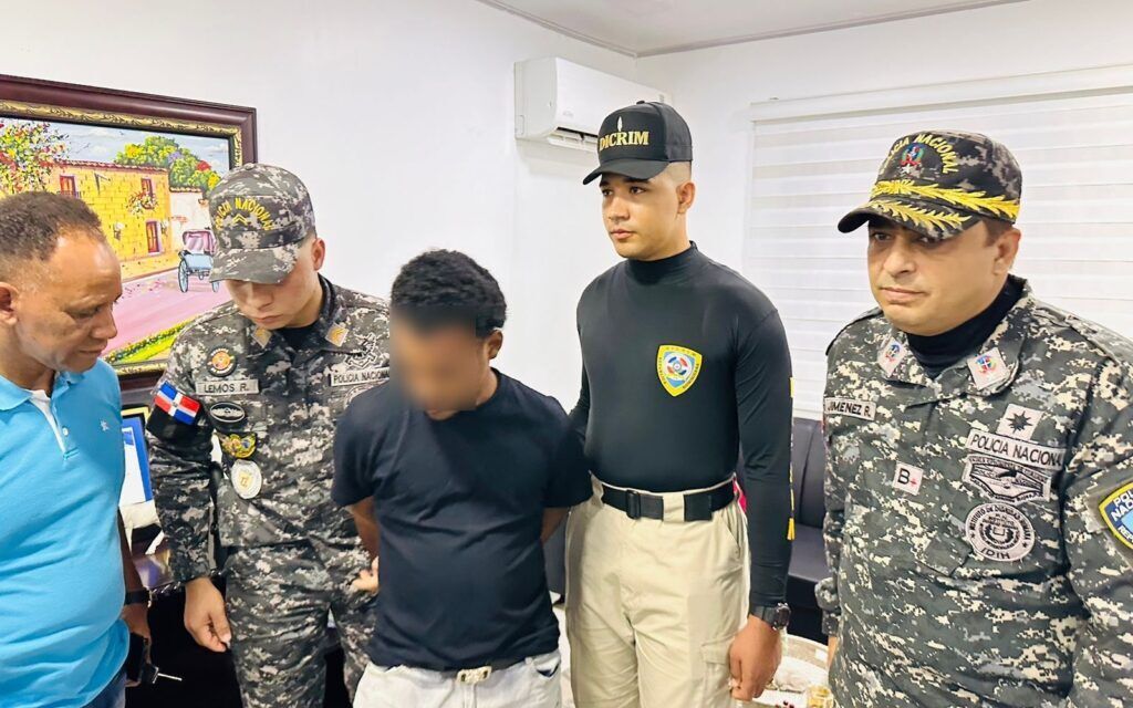 Policía Nacional apresa mediante entrega voluntaria a “Chiguete”, vinculado a robo millonario y homicidio en Santiago
