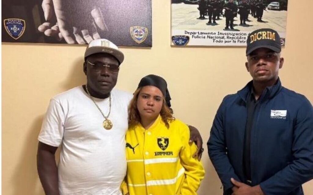 Policia dice mujer fingió ser secuestrada y llevada a Haití para extorsionar familiares y pagar alegadas deudas relacionadas con un “trabajito de brujería”