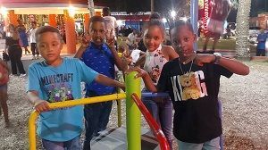 Alcalde Gabriel Marte inaugura área de juego en El Cacique, distrito municipal Boyá