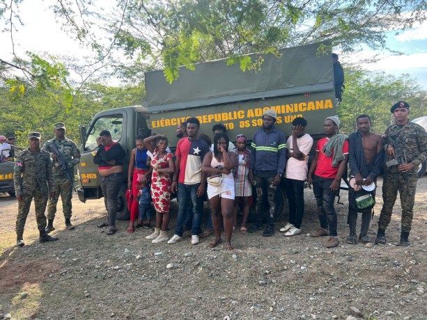Ejército entrega 206 haitianos indocumentados al MP detenidos en varias provincias