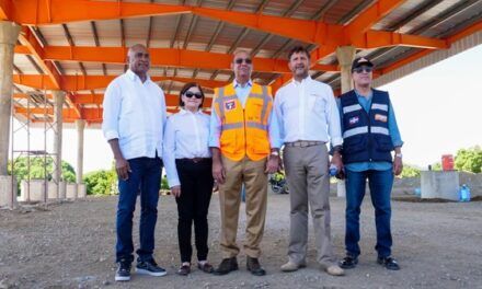 Inician trabajos puente Paso de los Hierros en Baní por gestiones del senador Julito Fulcar y gobernadora Ángela Yadira Báez