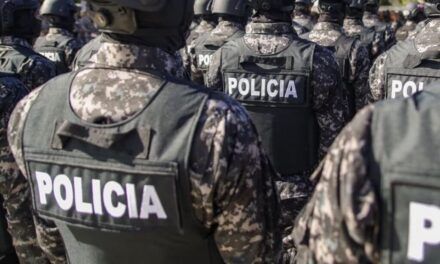 Policía Nacional apresa dos hombres por posesión de sustancias controladas en operativos en Baní