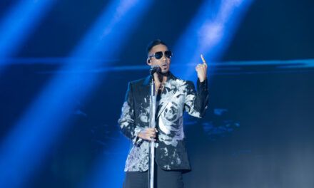 Espectáculos Públicos envía mensaje a Romeo Santos tras interpretar su censurado tema «Suegra»
