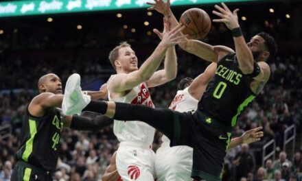 Jayson Tatum anota 23 y Celtics aplastan 125-71 a Toronto que suma 11 derrotas al hilo