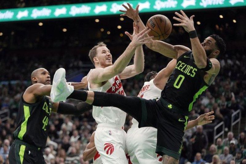 Jayson Tatum anota 23 y Celtics aplastan 125-71 a Toronto que suma 11 derrotas al hilo