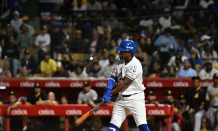 Domingo Leyba decide con jonrón el triunfo del Licey 5-1 frente a las Aguilas