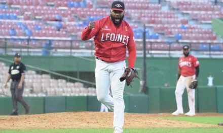 Johnny Cueto y tórrida ofensiva conducen triunfo de Leones sobre Estrellas
