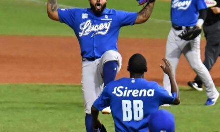 Licey sigue en la cima tras sufrida victoria ante Leones