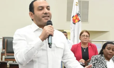 Destaca éxitos de la iniciativa “Plásticos por Juguetes” de la Alcaldía del Distrito