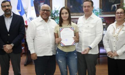 Promipyme entrega financiamiento a empresarios afectados por incendio en Santiago